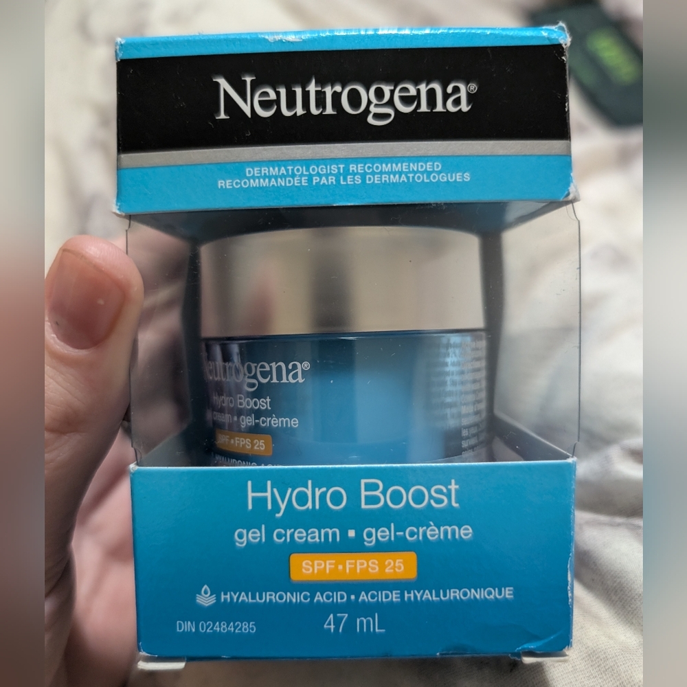 BNIB Neutrogena Hydro Boost Gel Cream with SPF